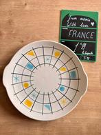 plat à tarte vaisselle vintage torgau made in germany, Maison & Meubles, Enlèvement ou Envoi, Comme neuf, Céramique, Autres styles