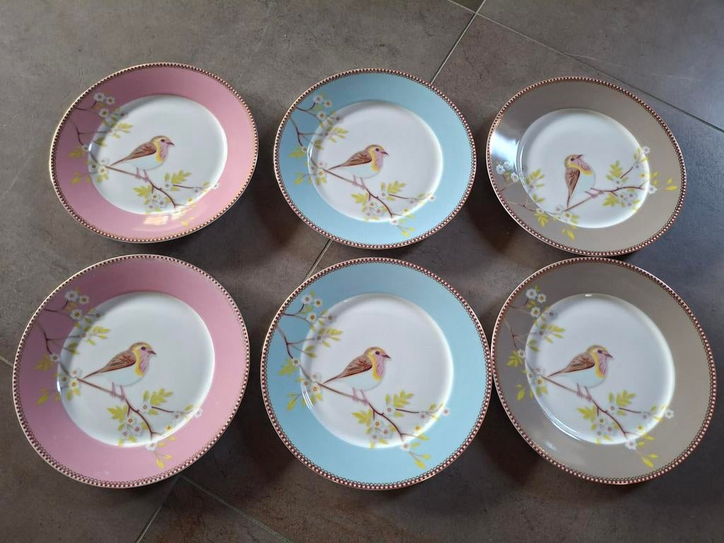 Bordjes porselein "Pip studio" early bird., Ophalen