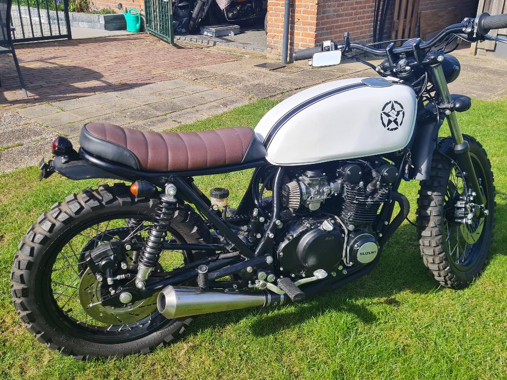 Suzuki 550 scrambler, Motoren, Motoren | Oldtimers, Naked bike, 12 t/m 35 kW, 4 cilinders, Motorrijbewijs A, Sportuitlaat, Handgeschakeld