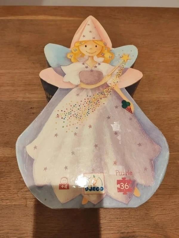 Djeco puzzel fee, Ophalen of Verzenden, 10 tot 50 stukjes, Zo goed als nieuw, 2 tot 4 jaar