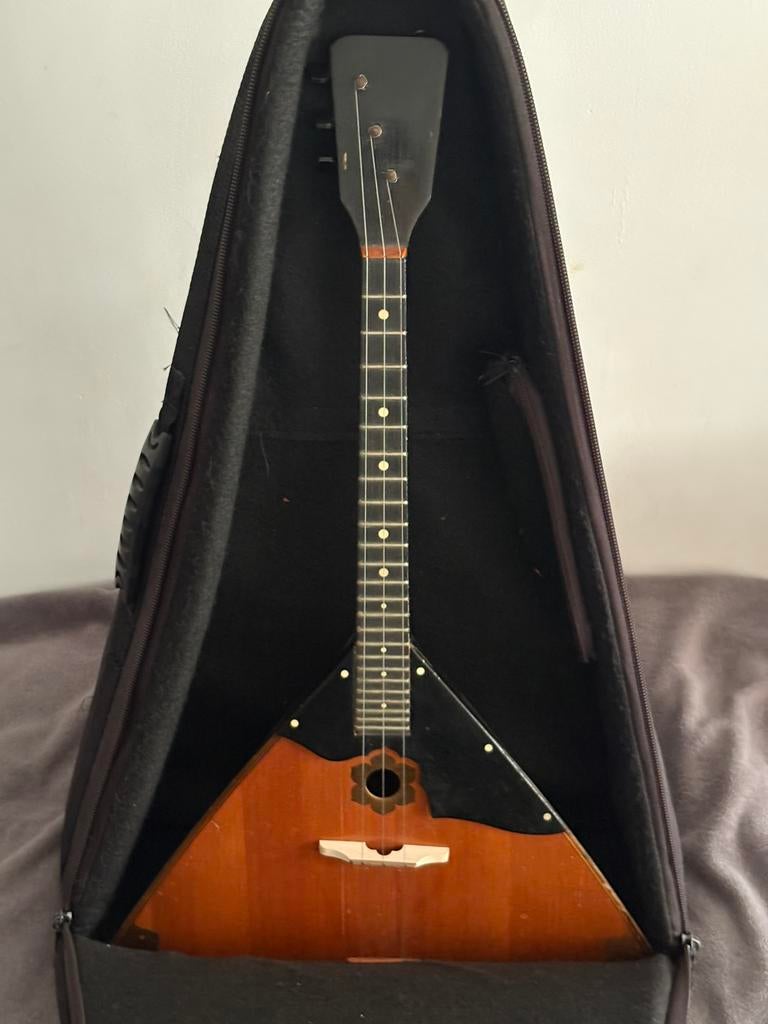 Balalaika, Ophalen, Gebruikt, Met koffer