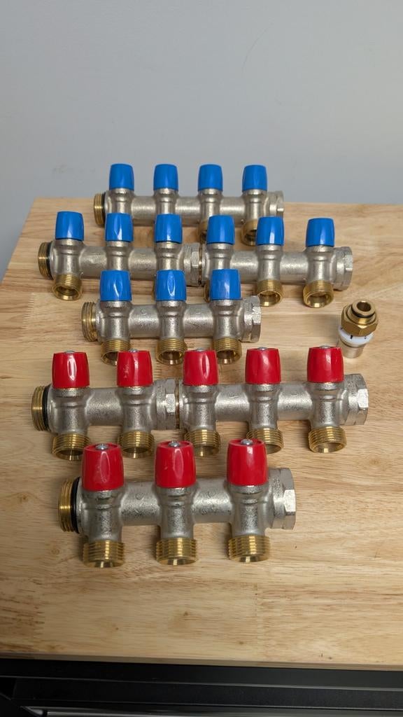 Henco verdeler met afsluitkranen 1" - 3/4" meerdere!, Doe-het-zelf en Bouw, Verwarming en Radiatoren, Ophalen
