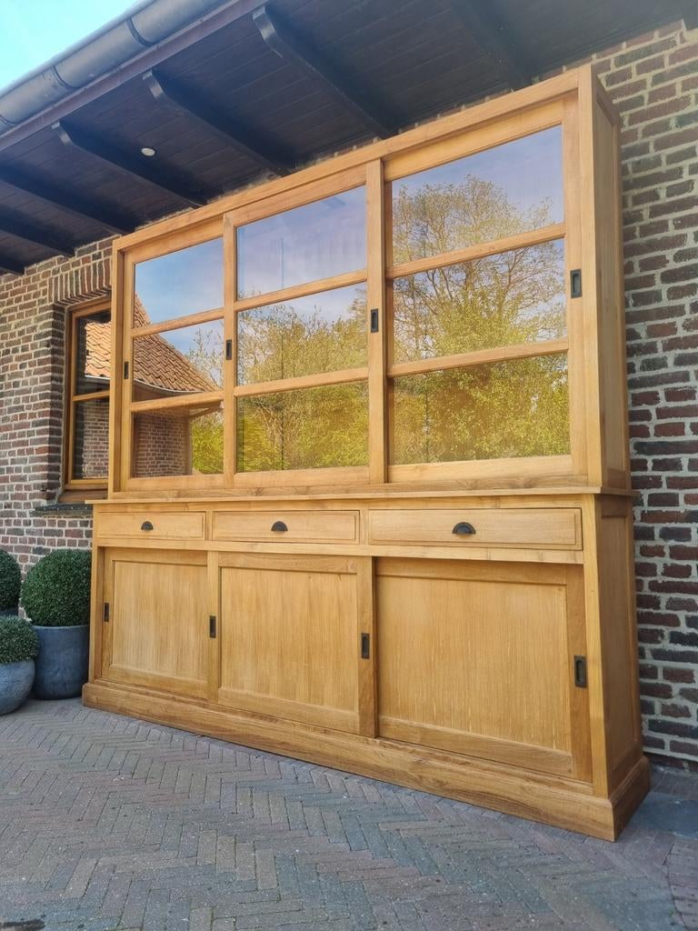 Buffet/vitrine en teck LIVRAISON GRATUITE, Maison & Meubles, Teck, 25 à 50 cm, 200 cm ou plus, Avec tablette(s)