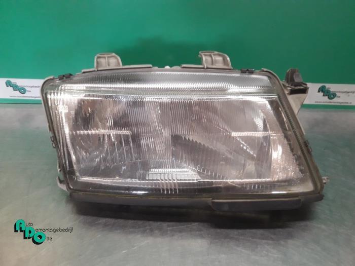 Phare droit d'un Saab 9-3, Autos : Pièces & Accessoires, Éclairage, Saab, Utilisé, 3 mois de garantie, Enlèvement ou Envoi