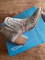 Enkellaarsjes Softwaves maat 40, Ophalen