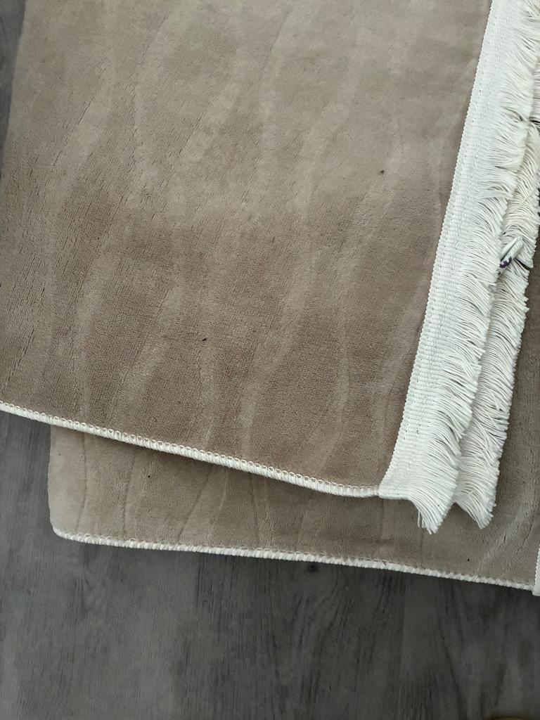 Beige tapijt, Ophalen, Beige, 150 tot 200 cm, 200 cm of meer