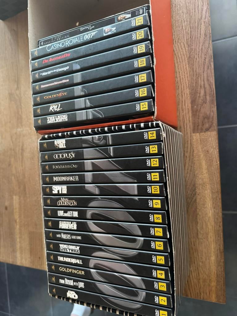 James bond collectie, Cd's en Dvd's, Ophalen of Verzenden, Gebruikt