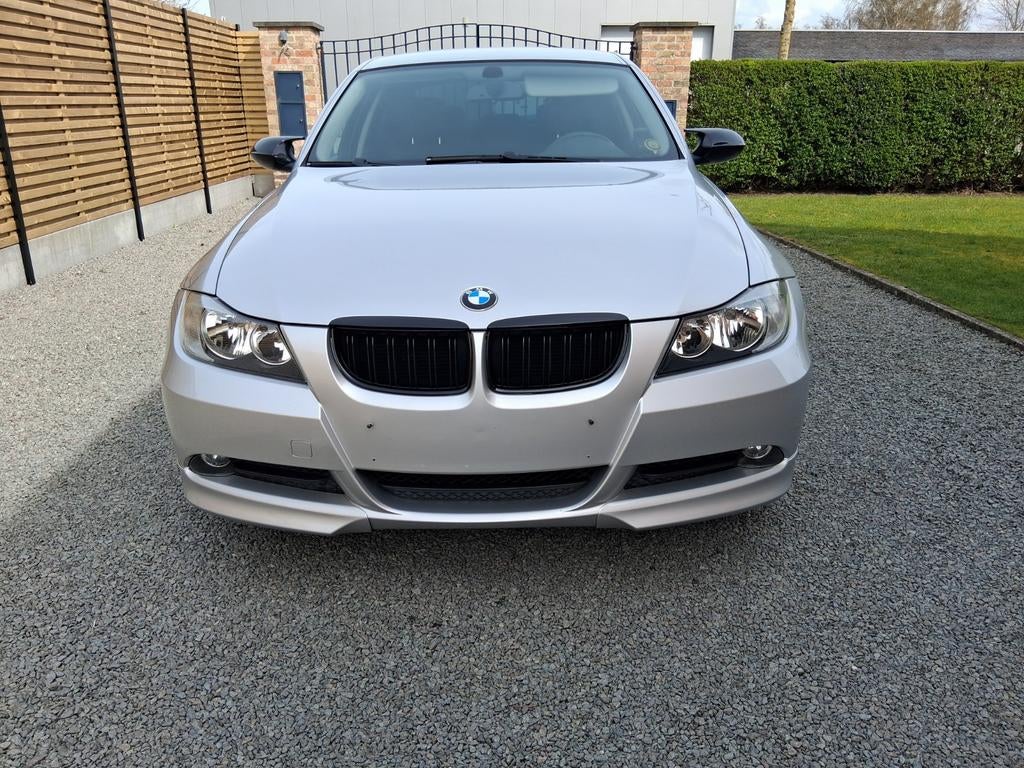 Bmw 318i E90 - gekeurd voor verkoop, Auto's, BMW, 4 deurs, Achterwielaandrijving, Particulier, Parkeersensor