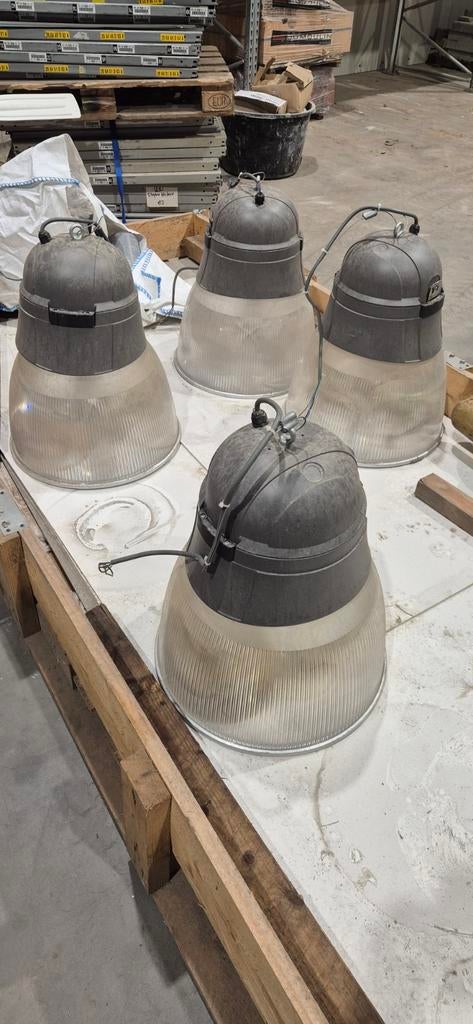 4 lampen te koop, Ophalen