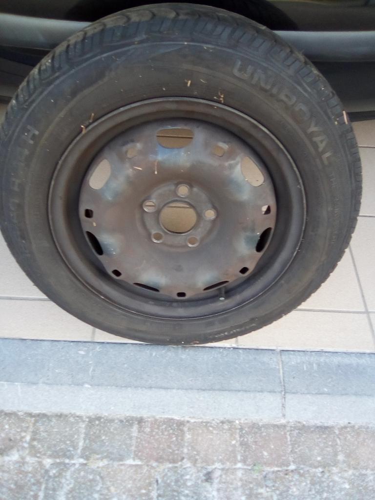 Pneu de voiture (Skoda Fabia), Neuf, Pneus et Jantes, 4 Saisons, Enlèvement ou Envoi