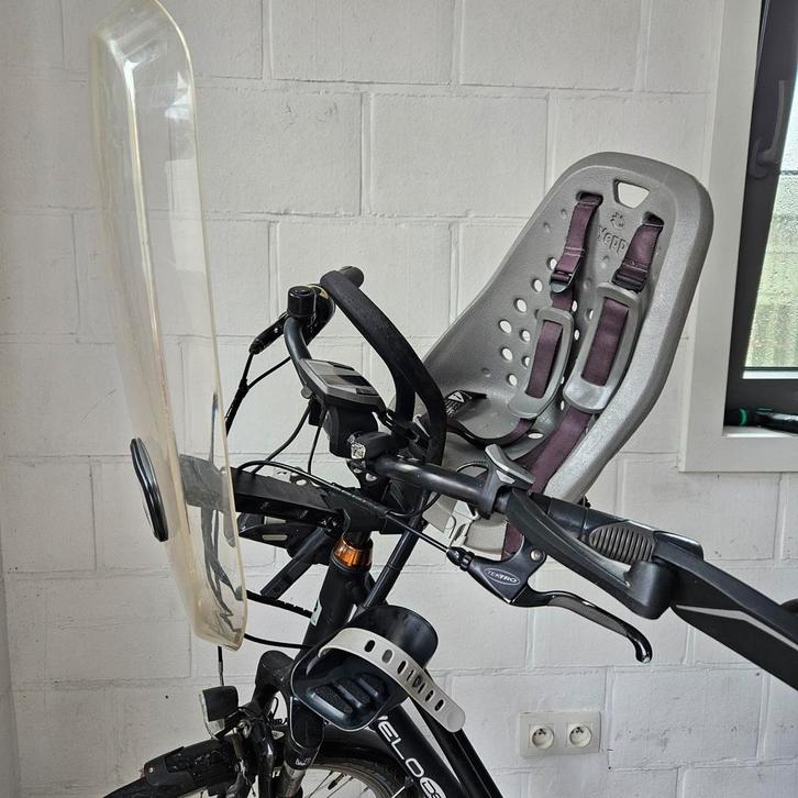 Thule Yepp mini fietsstoeltje vooraan met windscherm, Fietsen en Brommers, Fietsaccessoires | Fietsstoeltjes, Voetsteuntjes, Ophalen