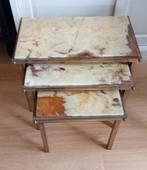 Ensemble vintage de 3 tables d'appoint gigognes en marbre av, Enlèvement