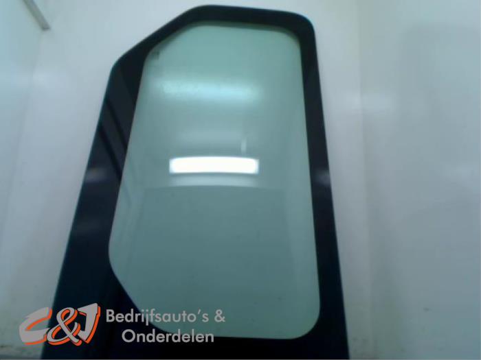 Vitre porte latérale de chargement d'un Renault Trafic, Autos : Pièces & Accessoires, Renault, -, 3 mois de garantie, Utilisé