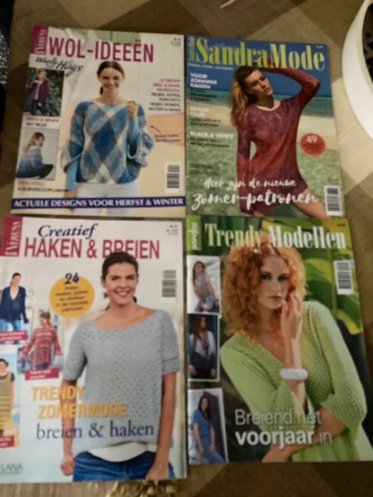Breitijdschriften, 4 stuks, Verzenden, Zo goed als nieuw, Breien of Haken, Patroon of Boek