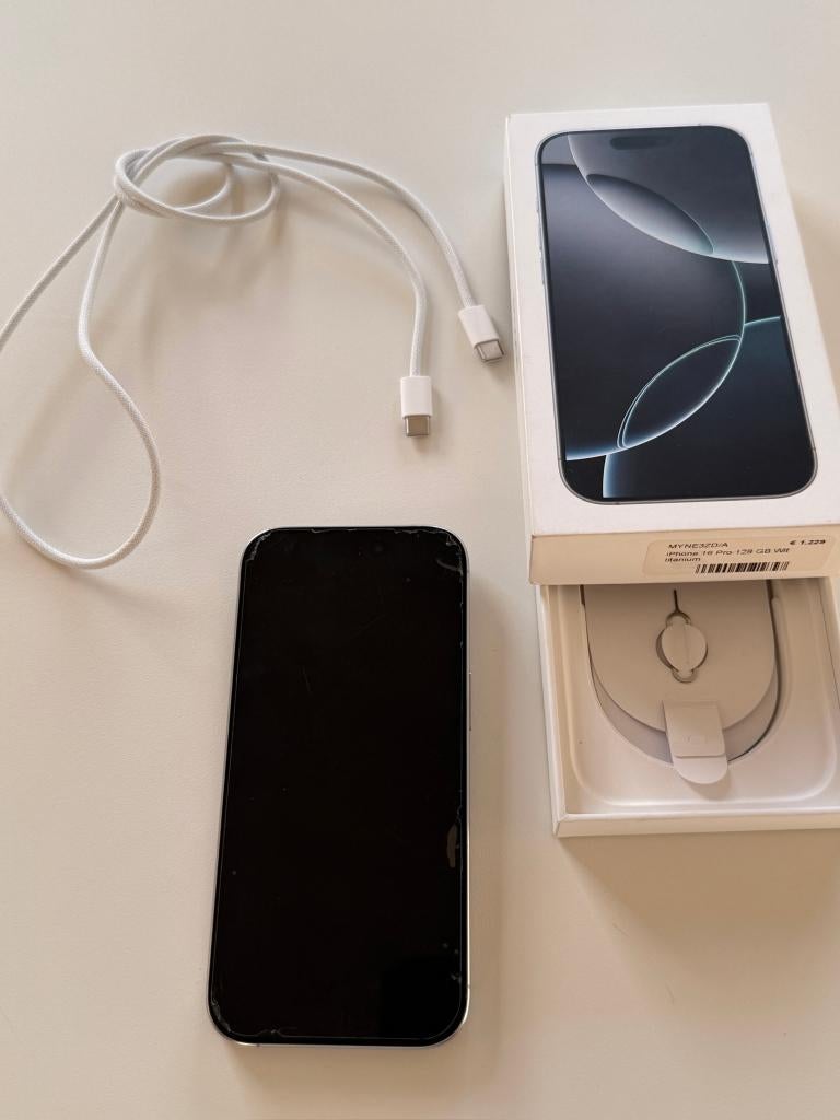iPhone 16 Pro 128 Go, blanc, titane, Télécoms, Téléphonie mobile | Apple iPhone, 92 %, 128 GB, IPhone 16, Comme neuf