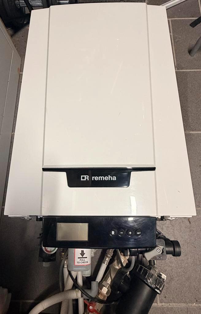 Cette chaudière murale à condensation Remeha, Bricolage & Construction, Chauffage & Radiateurs, Utilisé, Chaudière CC ou Chaudière combinée