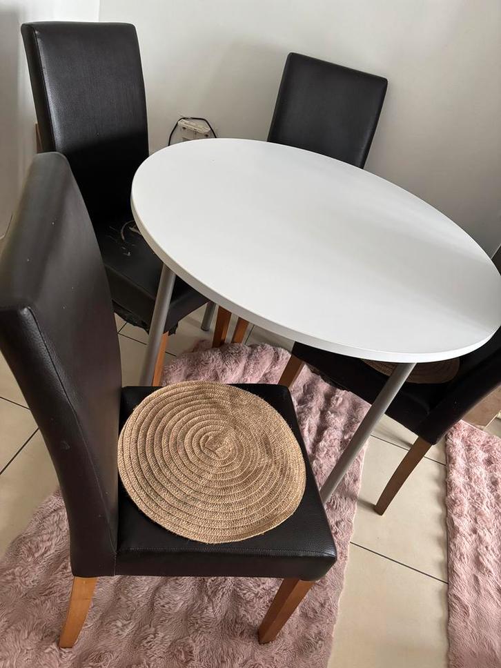 Table a manger ronde , 50€, Maison & Meubles, Salles à manger complètes, Comme neuf, Enlèvement