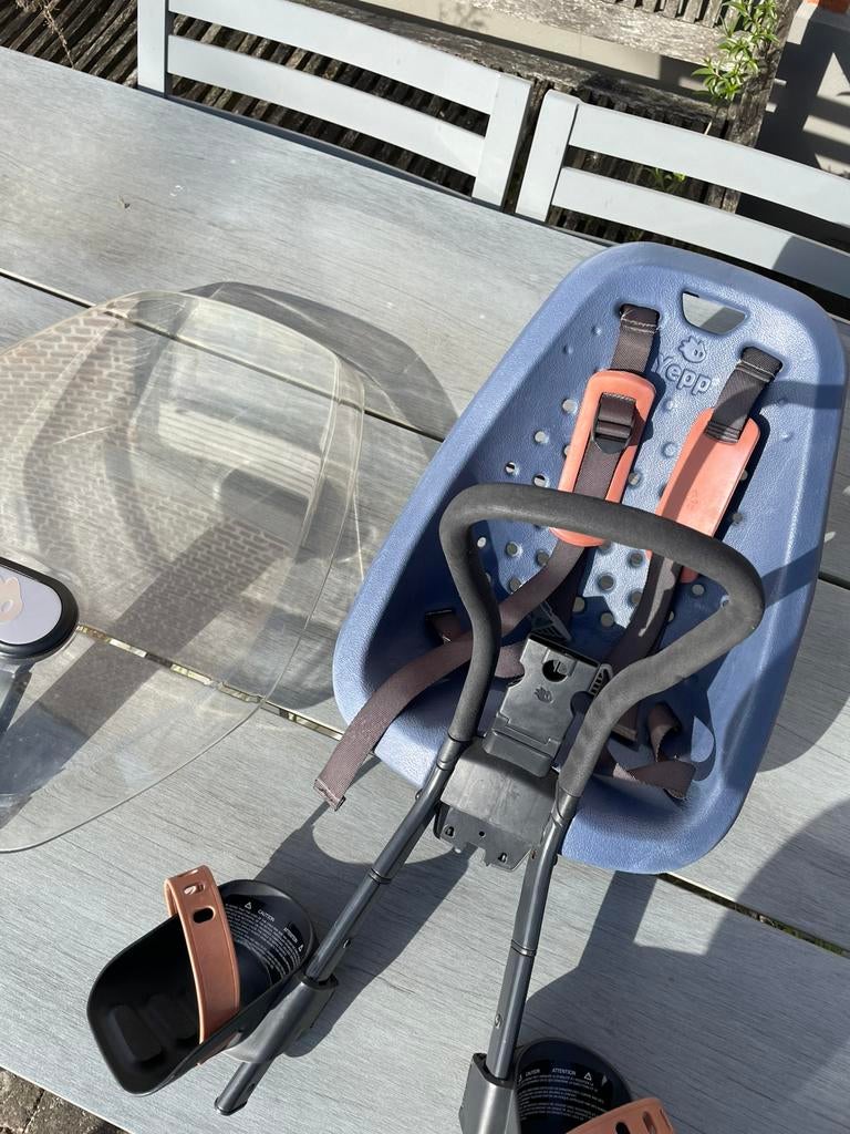 Thule yepp mini fietsstoeltje, Fietsen en Brommers, Fietsaccessoires | Fietsstoeltjes, Gebruikt, Voorzitje, 9 t/m 18 kg, Voetsteuntjes