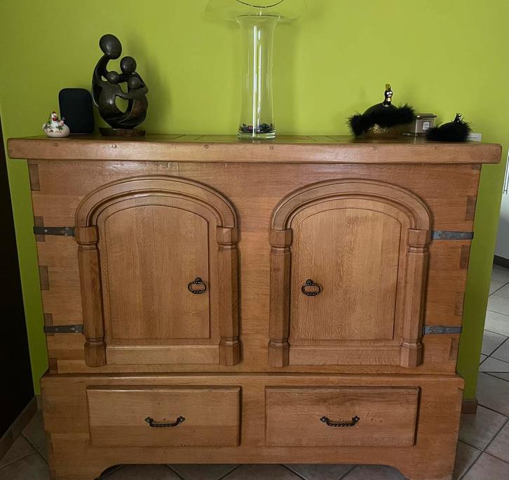 Meuble en chêne massif, Maison & Meubles, Armoires | Dressoirs, Utilisé, Avec tiroir(s), Avec porte(s), Chêne, Enlèvement