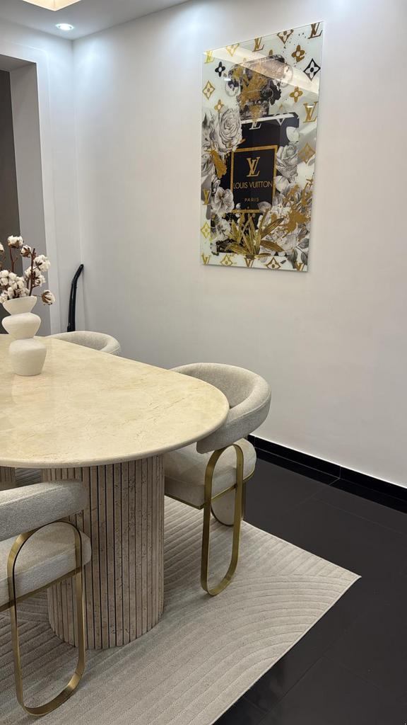 Louis Vuitton groot glazen frame - 80x120 cm, Huis en Inrichting, Woonaccessoires | Lijsten, Zo goed als nieuw, Ophalen