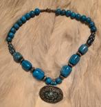 turquoise halsketting met hangende hanger, Bijoux, Sacs & Beauté, Colliers, Enlèvement ou Envoi, Comme neuf, Autres couleurs, Autres matériaux