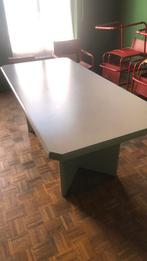 Moderne tafel, Enlèvement, Utilisé