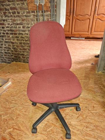 Ergonomische bureaustoel (Bordeaux bekleding) beschikbaar voor biedingen