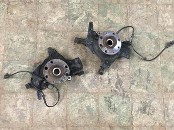 MOYEUX DE ROUE AVANT OPEL CORSA D beschikbaar voor biedingen