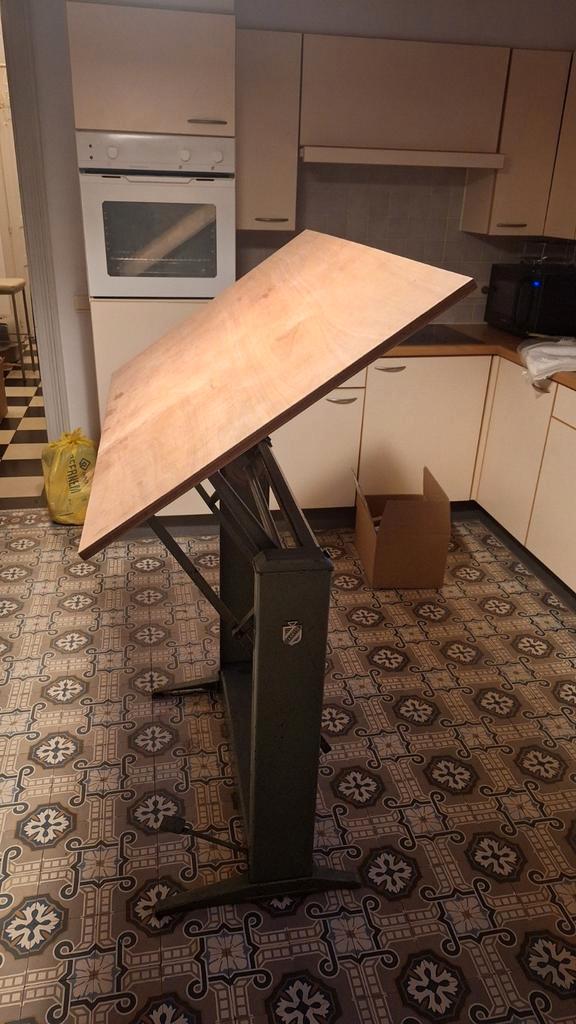 Kwalitatieve tekentafel, Doe-het-zelf en Bouw, Tekentafels, Gebruikt, Minder dan 130 cm, Ophalen