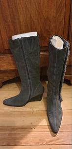 Bottes compensées daim gris - Pointure 36, Gris, Enlèvement ou Envoi, Comme neuf, Bottes hautes