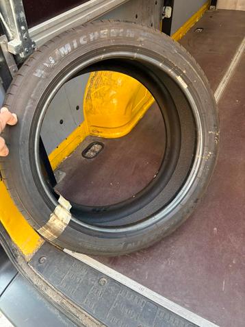Michelin Primacy 4 235/45R19 beschikbaar voor biedingen