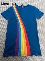 Leuk blauw jurkje K3 maat 140 met vrolijke regenboogprint., Ophalen, Zo goed als nieuw, Meisje