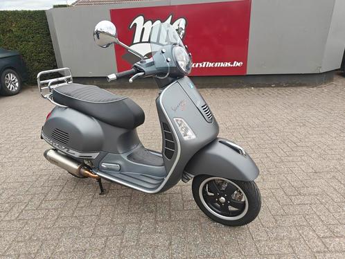 Vespa GTS300 2012 7dkm, Motoren, Motoren | Piaggio, Bedrijf, Scooter, 12 t/m 35 kW, 1 cilinder, Minimaal motorrijbewijs A2, ABS