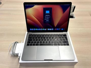 MacBook Pro 2017 (13 pouces / 13-inch) 8GB