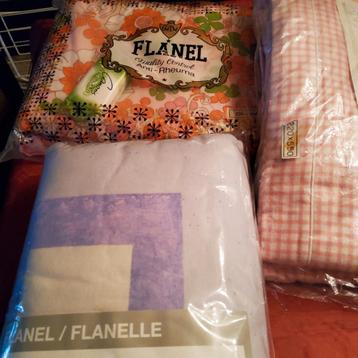 3 sets nieuwe flanellen lakens samen 30€ voor 2persoons bed, Huis en Inrichting, Ophalen, Zo goed als nieuw