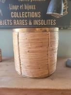 Oude rieten mand met koperen band, Huis en Inrichting, Ophalen of Verzenden, Riet, Mand