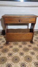 Kleine vintage bijzettafel van massief hout met lade, Antiek en Kunst, Ophalen