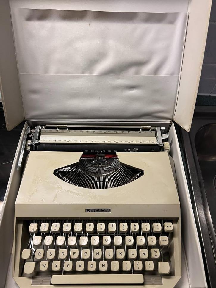 Machine à écrire Mercedes vintage dans un sac, Divers, Machines à écrire, Comme neuf, Enlèvement ou Envoi