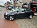 Ford Focus 1.6TDCI-serie Titanium Navigaties Auto-airconditi, Auto's, Ford, Focus, Euro 5, Zwart, Bedrijf