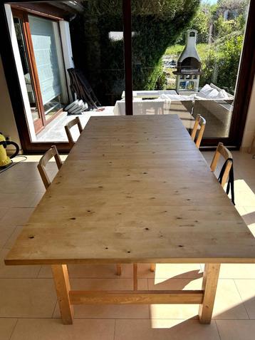 Houten eettafel - 8p beschikbaar voor biedingen