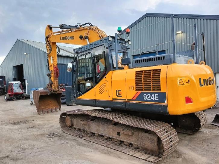 LIUGONG CLG 925 924E graafmachine excavator bagger 24 ton, Zakelijke goederen, Machines en Bouw | Kranen en Graafmachines, Graafmachine