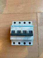 Lot disjoncteur/fusible Hager 1/€pièce, Enlèvement ou Envoi, Comme neuf, Autres types