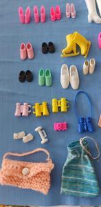 Barbie accessoires vintage schoenen petjes enz, Ophalen of Verzenden, Zo goed als nieuw, Accessoires