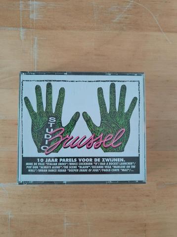 10 jaar parels voor de zwijnen (Studio Brussel) beschikbaar voor biedingen