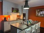 STRAKKE RECHTE HOOGGLANS GREEPLOOS KEUKEN MET KASTENWAND