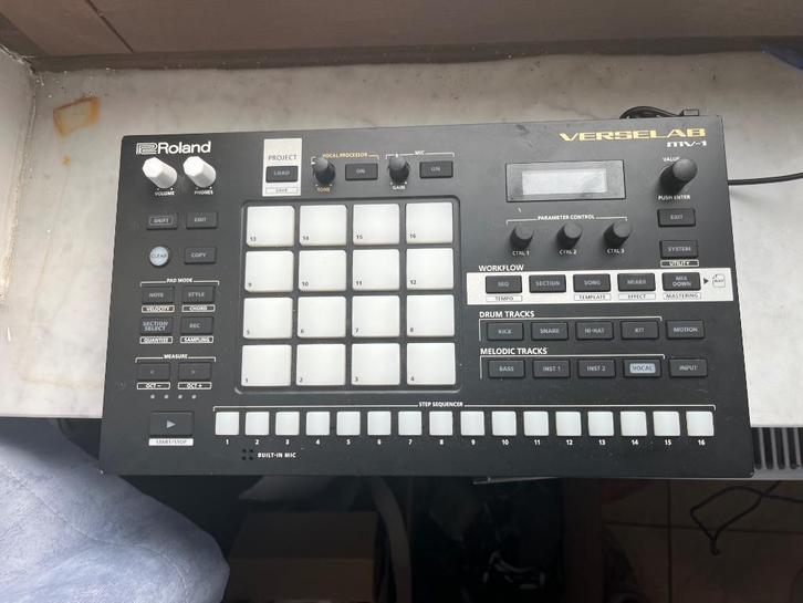Roland MV-1 Garantie 21/02/26 + originele voeding, Muziek en Instrumenten, Mengpanelen, Gebruikt, Ophalen of Verzenden