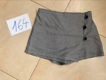 Meisjesrok/short maat 164 beschikbaar voor biedingen