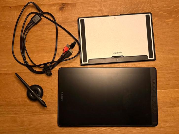 HUION Kamvas 13, Informatique & Logiciels, Tablettes graphiques, Filaire, Enlèvement