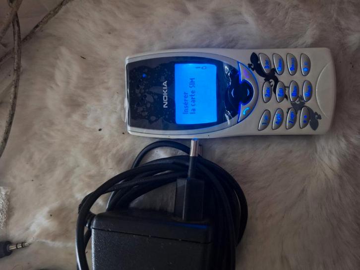 Nokia 8210 „Blue Screen” als nieuw (gelezen), Verzamelen, Elektronische Apparatuur, Audio en Video, Ophalen of Verzenden