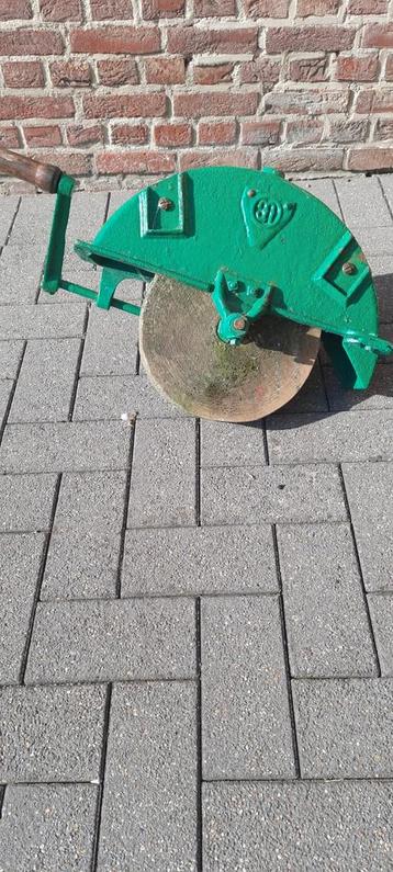 Slijpsteen vintage beschikbaar voor biedingen